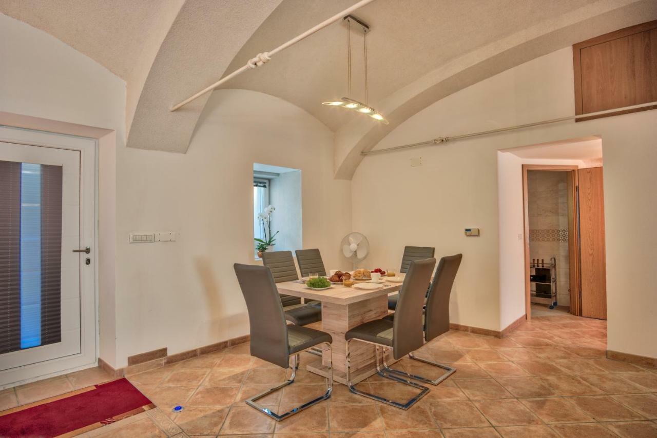 Apartma Pod Velbi *